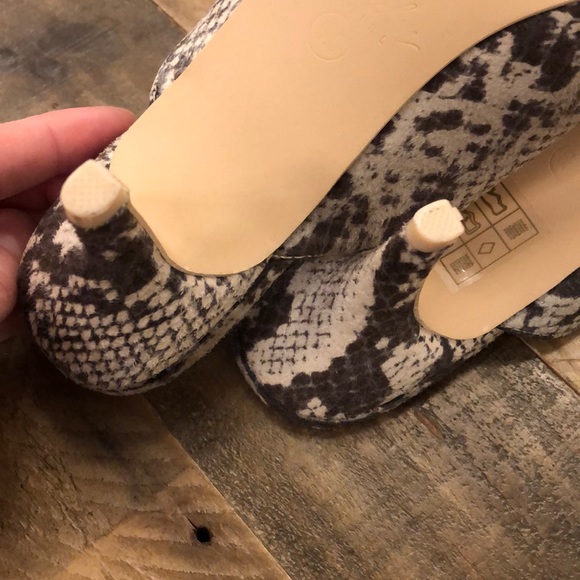 MACKINGIRLPointed Toe Slip Mules Pumps Snake Skin - Picture 5 of 7